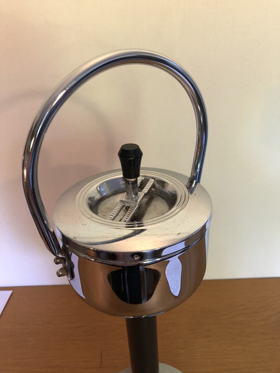 Image 1 of Cendrier à pousser vintage chromé