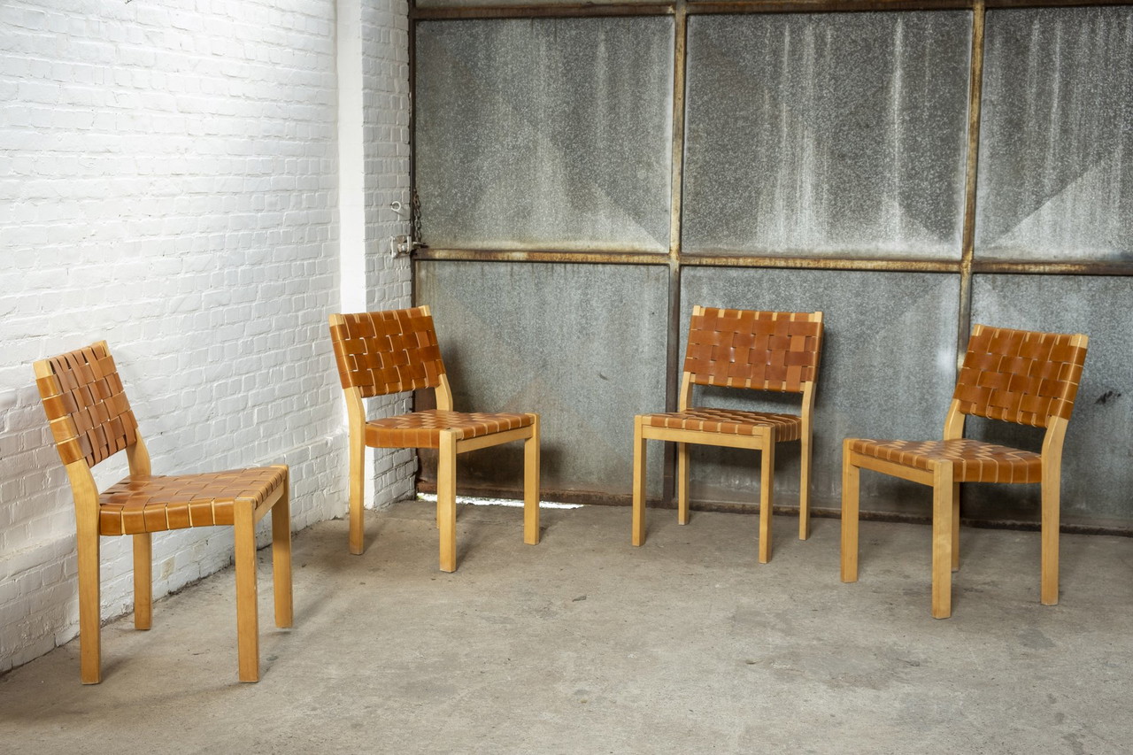 4x Alvar Aalto Model 611 chair | €1,095 | Whoppah