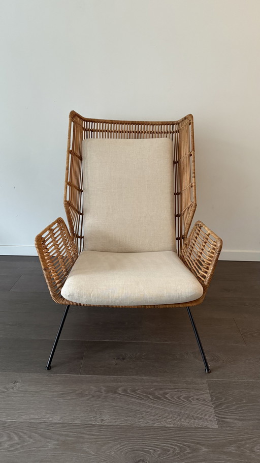 Rattan Lounge Chair With Matching Cushions