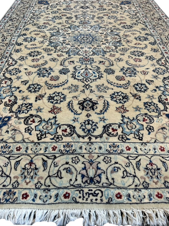 Image 1 of Tapis persan Nain noué à la main