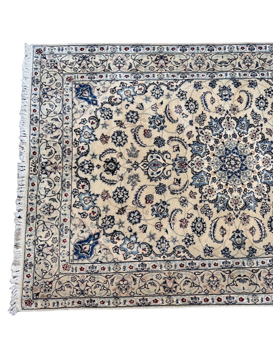 Image 1 of Tapis persan Nain noué à la main