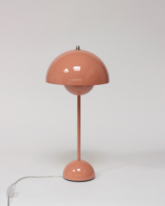 Image 1 of Flowerpot Vp3 Table Lamp By &Tradition (#2)