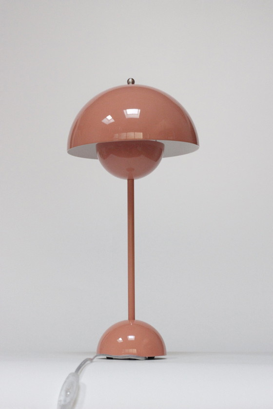 Image 1 of Flowerpot Vp3 Table Lamp By &Tradition (#2)