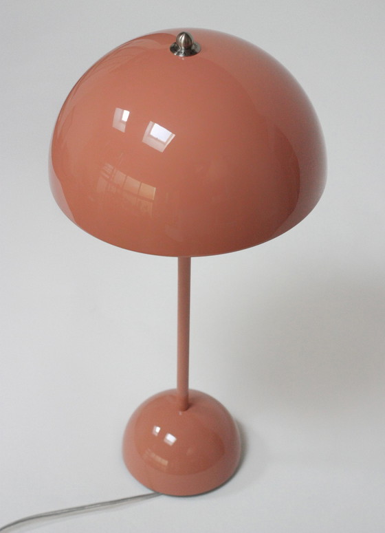 Image 1 of Flowerpot Vp3 Table Lamp By &Tradition (#2)