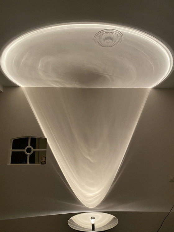 Image 1 of Parabolic mirror lamp