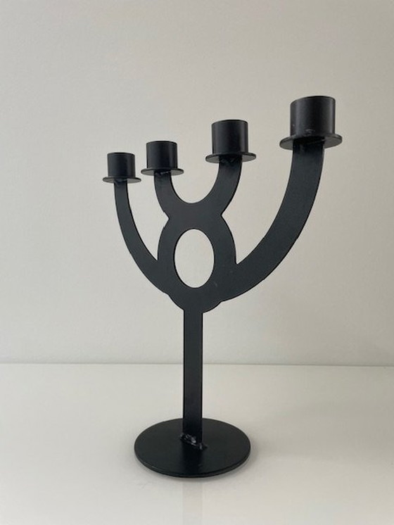 Image 1 of Candelabro de diseño de varios brazos de metal negro (24 cm de alto)