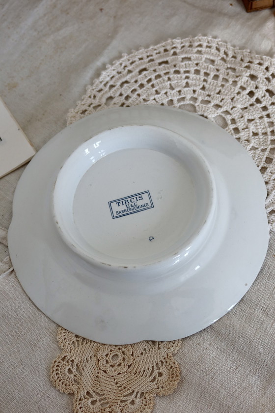 Image 1 of 2x Low Pedestal Dish