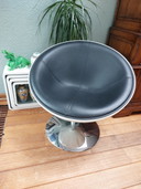 Vintage swivel tub chair