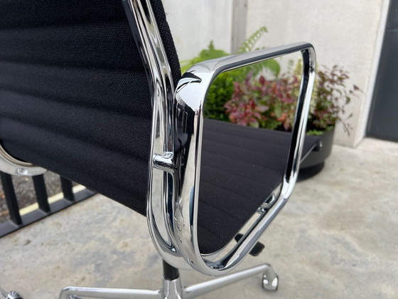 Image 1 of Vitra Eames Ea117 Hopsak Desk Chair