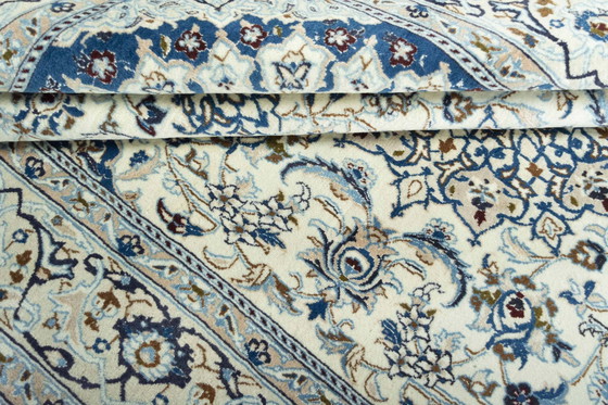 Image 1 of Hand-knotted Nain carpet with silk - 257 X 160 Cm