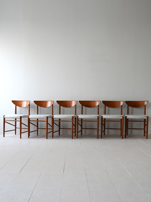 Set Of Four Hans Wegner Chairs