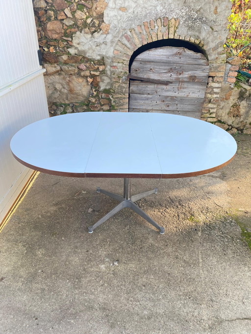 Charles & Ray Eames Round Alu Group Table, Herman Miller