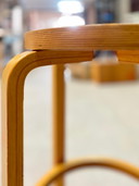 Tabouret de bar design en contreplaqué