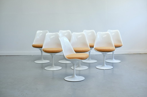 Set Of 8 Pivoting Tulip Chairs By Eero Saarinen For Knoll International - 1960S