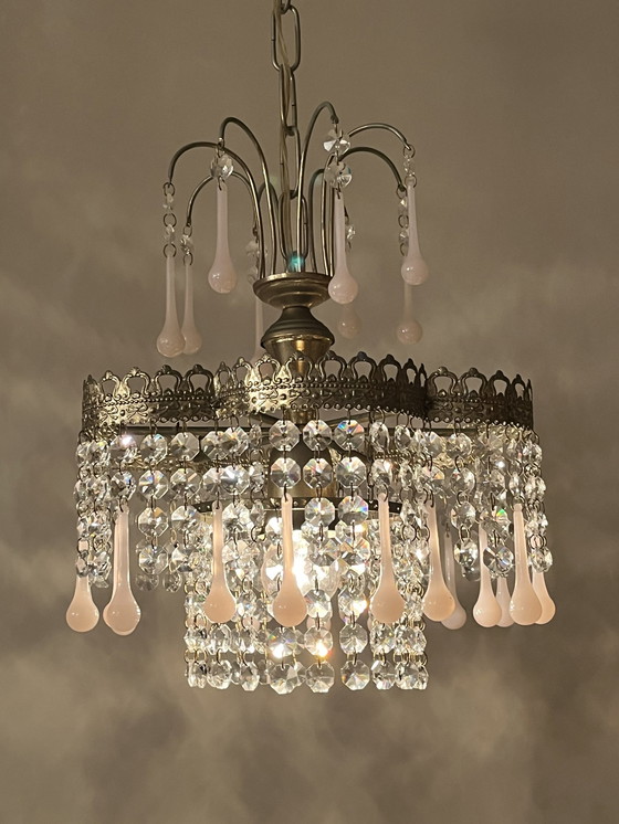 Image 1 of Lampadario a sospensione vintage in cristallo rosa opalino a goccia 