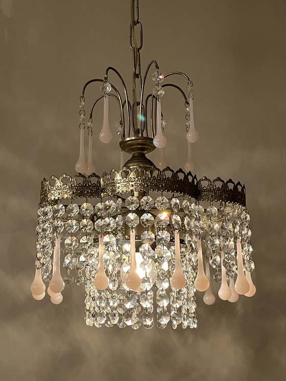 Image 1 of Lampadario a sospensione vintage in cristallo rosa opalino a goccia 