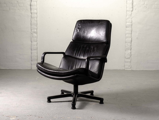 Image 1 of Artifort Dutch Design Style black leather swivel armchair, F-series