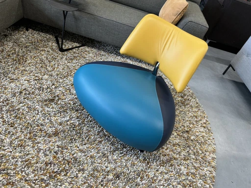 Fauteuil Leolux Pallone cuir bleu jaune