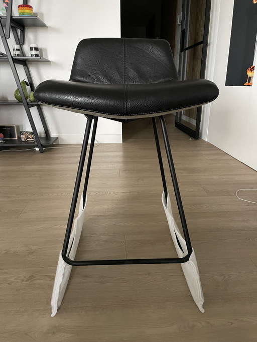 3x Leolux Barstools Caron