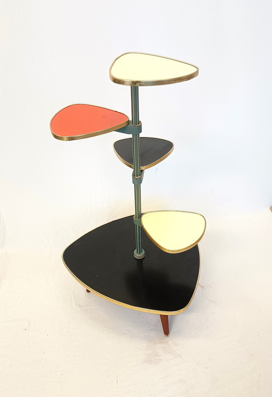 Image 1 of Table à plantes à cinq niveaux, opale, années 1950