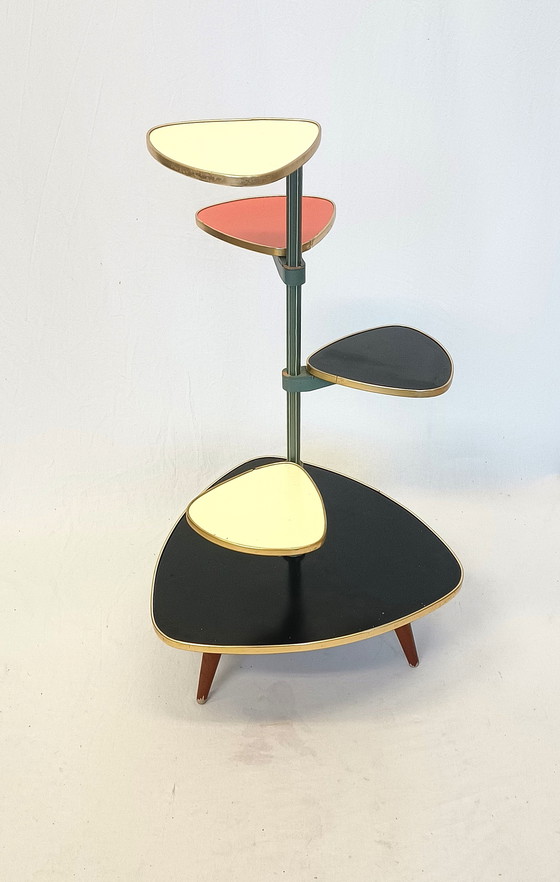 Image 1 of Table à plantes à cinq niveaux, opale, années 1950