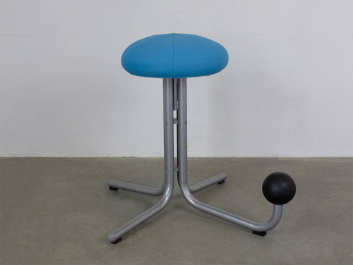 Globe Two high ergonomic stool design Peter Opstvik