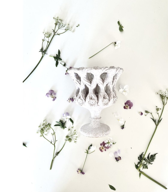 Image 1 of Vaso da fiori romantico, ceramica, ceramica italiana d'epoca, struttura in rilievo/intrecciata