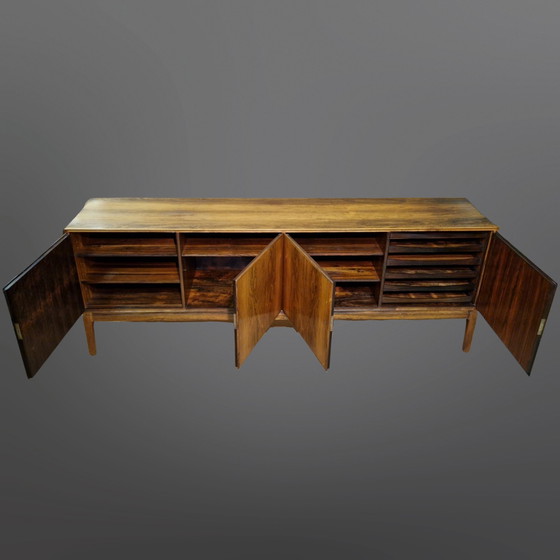 Image 1 of Buffet en bois de rose Jeppesen par Ole Wanscher