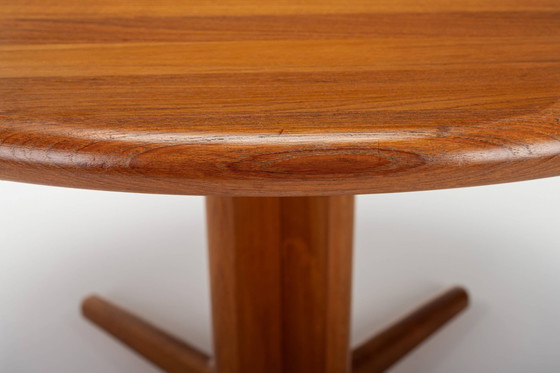 Image 1 of Tavolo da pranzo rotondo danese vintage in teak massello, anni '60