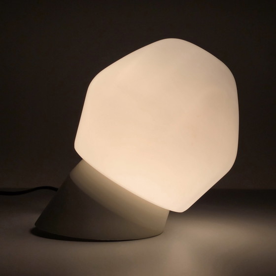 Image 1 of Lampada da parete inclinata vintage in bachelite beige Corodex e vetro opalino - Olanda, anni '70.