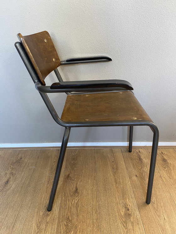 Image 1 of 8x Chaises d'école industrielles vintage avec accoudoirs