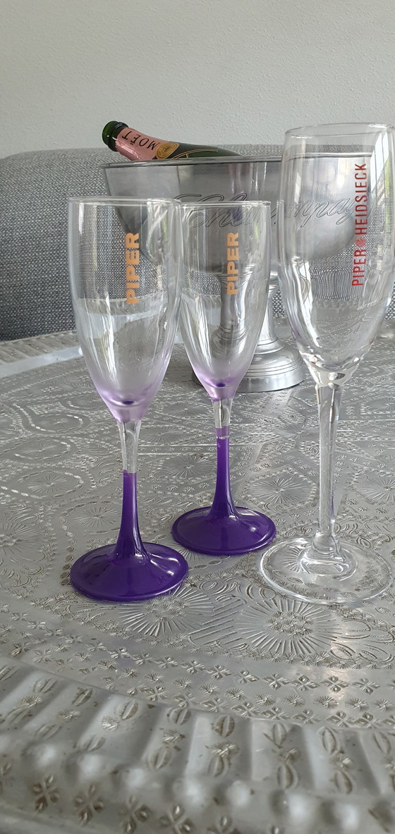 Image 1 of 23x Champagne glasses from mumm to Veuve Clicquot