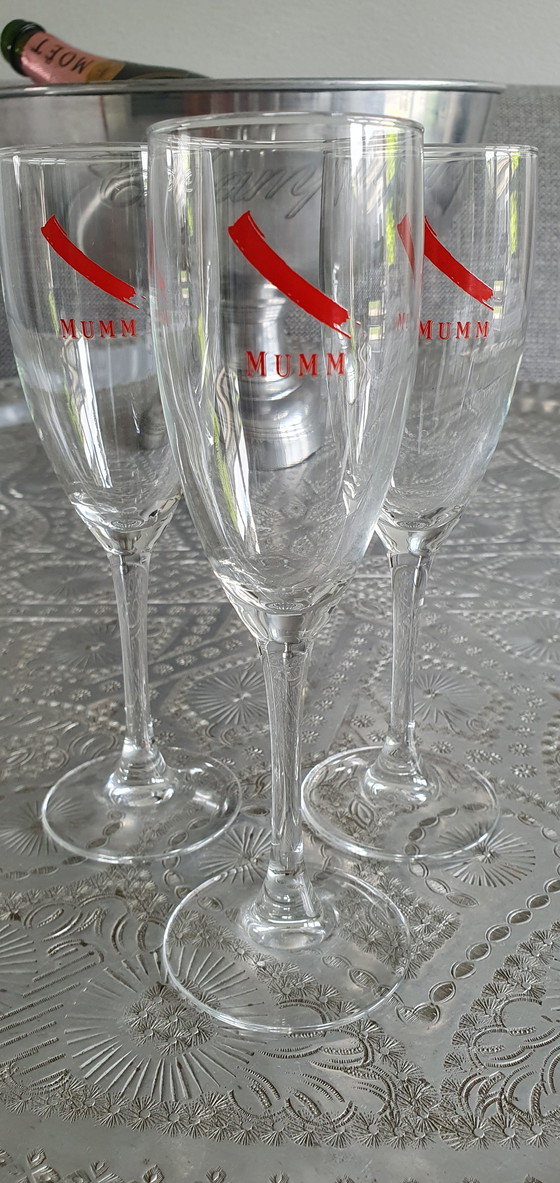 Image 1 of 23x Champagne glasses from mumm to Veuve Clicquot