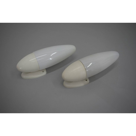 Image 1 of Coppia di lampade da parete vintage Space Age in bachelite e vetro opalino, Cecoslovacchia 1960