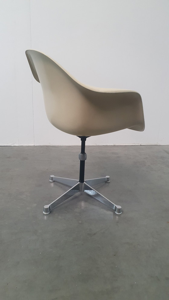 Image 1 of 2x Eames Herman Miller fiberglass parchment chair 70s