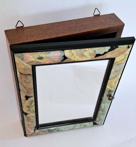 Image 1 of Cassetta portachiavi in legno vintage con specchio