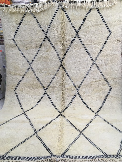 Exceptional Moroccan Berber M'rirt rug 2m93 x 2m16