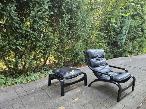 Lounge chair with stool