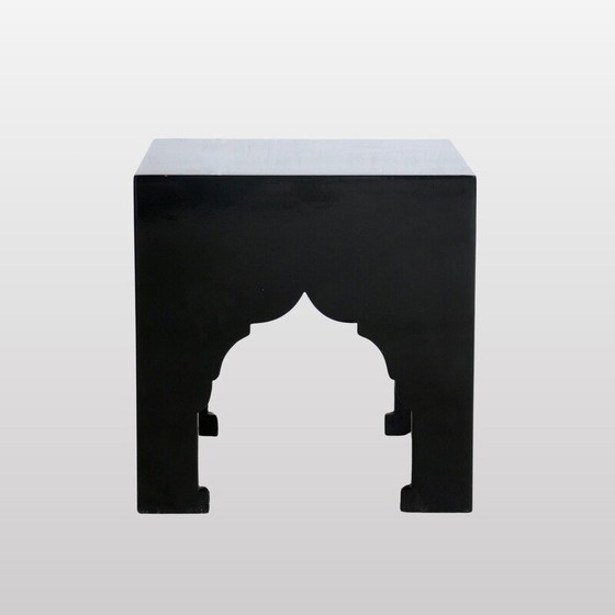 Image 1 of Coppia di tavolini da caffè vintage in legno laccato nero con decoro orientale, Francia 1980