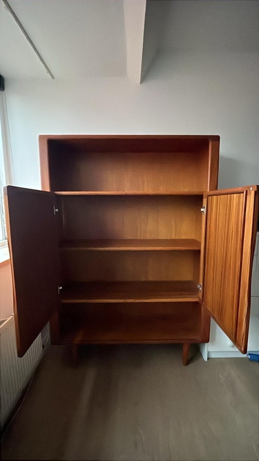 Dyrlund Cupboard