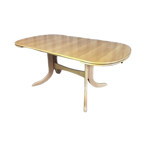 Image 1 of Extendable table