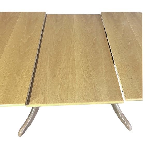 Image 1 of Extendable table