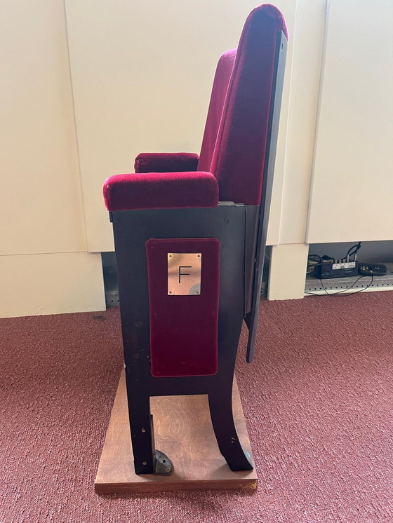 Image 1 of 1x Vintage velvet theater chair