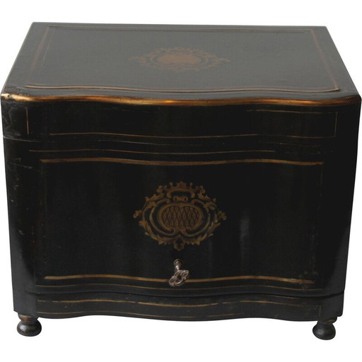 Caja de puros vintage de madera de peral ennegrecida