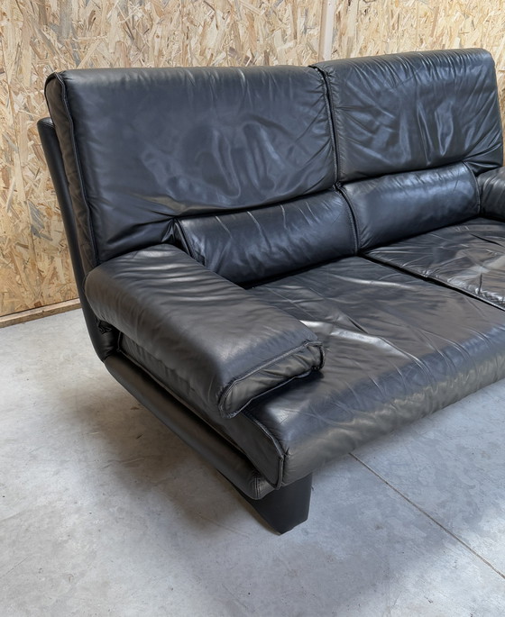 Image 1 of Giovane banca internazionale