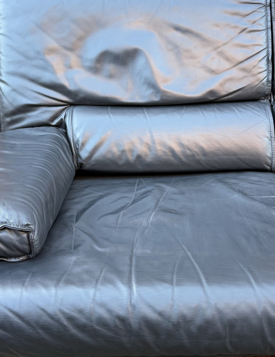 Image 1 of Giovane banca internazionale