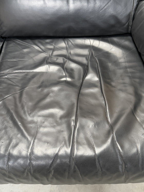 Image 1 of Giovane banca internazionale