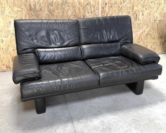 Image 1 of Giovane banca internazionale