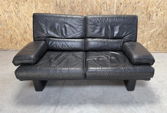 Image 1 of Giovane banca internazionale