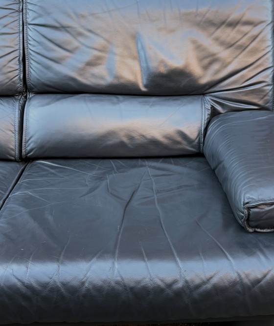 Image 1 of Giovane banca internazionale